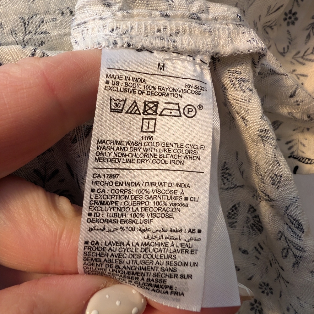 NWT Old Navy Floral Babydoll Smocked Dress Tie Shoulder Straps w Pockets - Picture 12 of 15